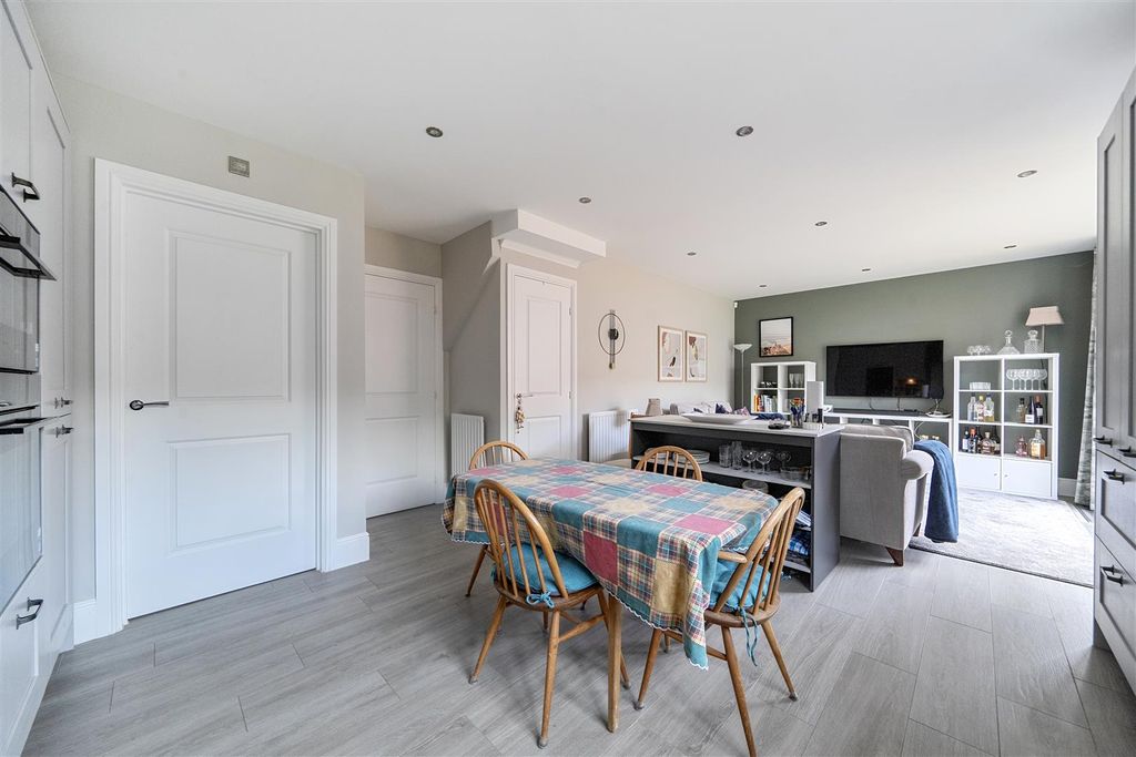 Additional image 5 of 3 bed property for saleLowsley Farm Drive, Liphook GU30