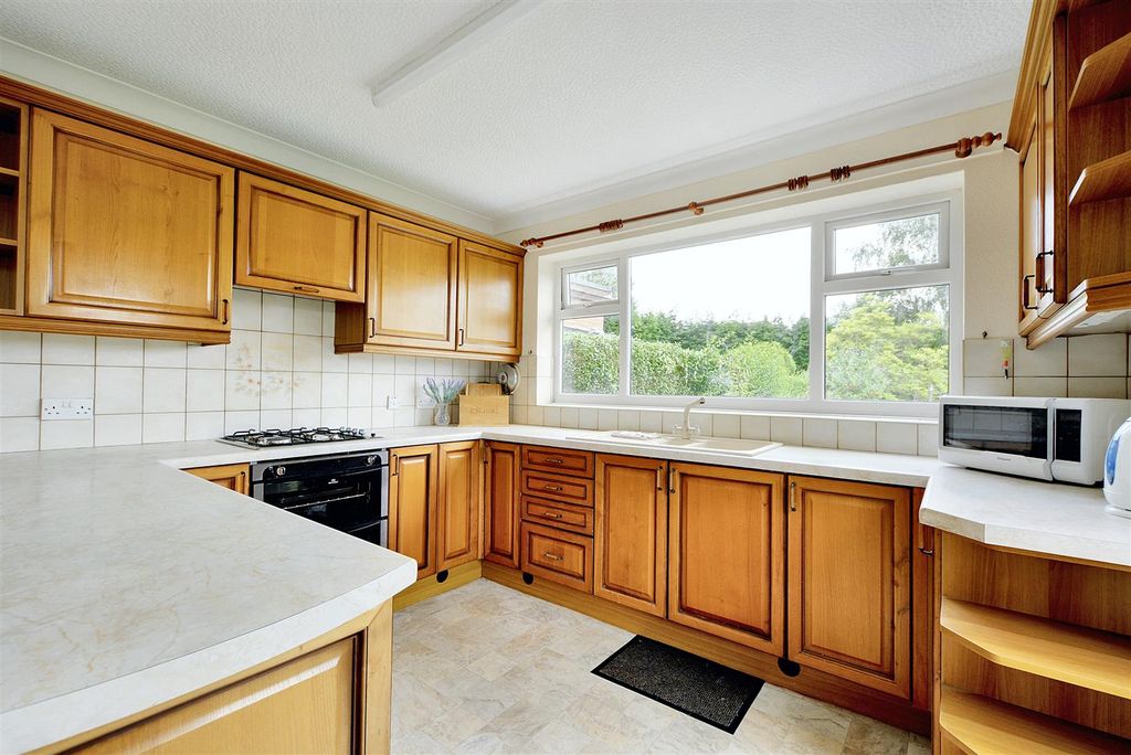 Property photo 3 of 23 Dining Kitchen