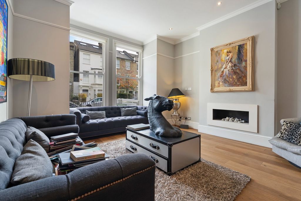 Property photo 1 of 20