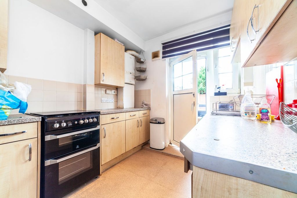 Property photo 3 of 6