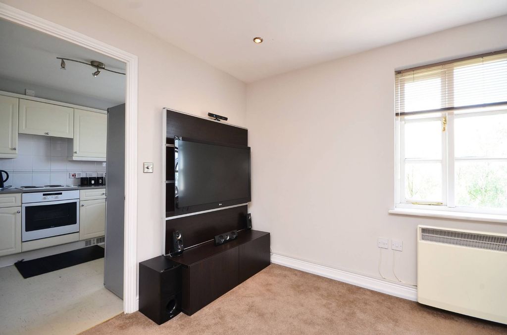 Property photo 3 of 8