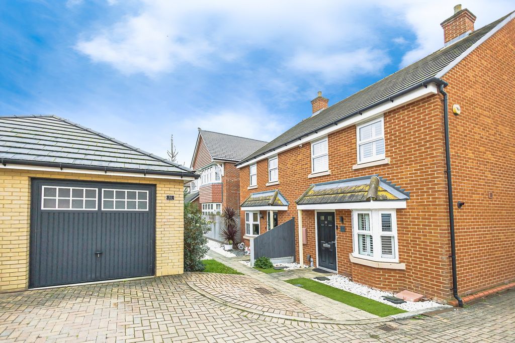 Property photo 1 of 21