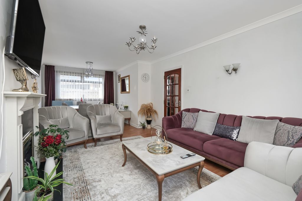 Property photo 3 of 17 Property Image 3