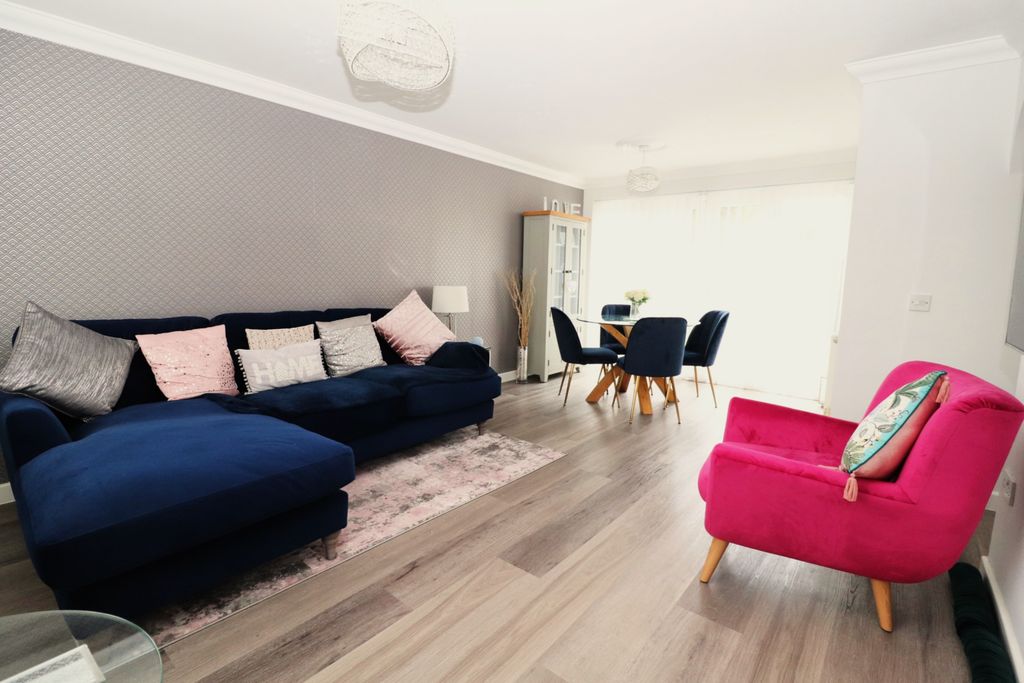 Property photo 3 of 15 3