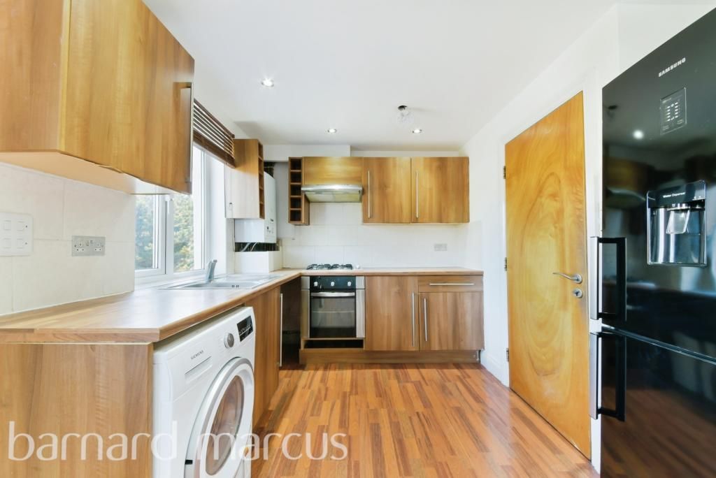 Property photo 1 of 9 Kitchen