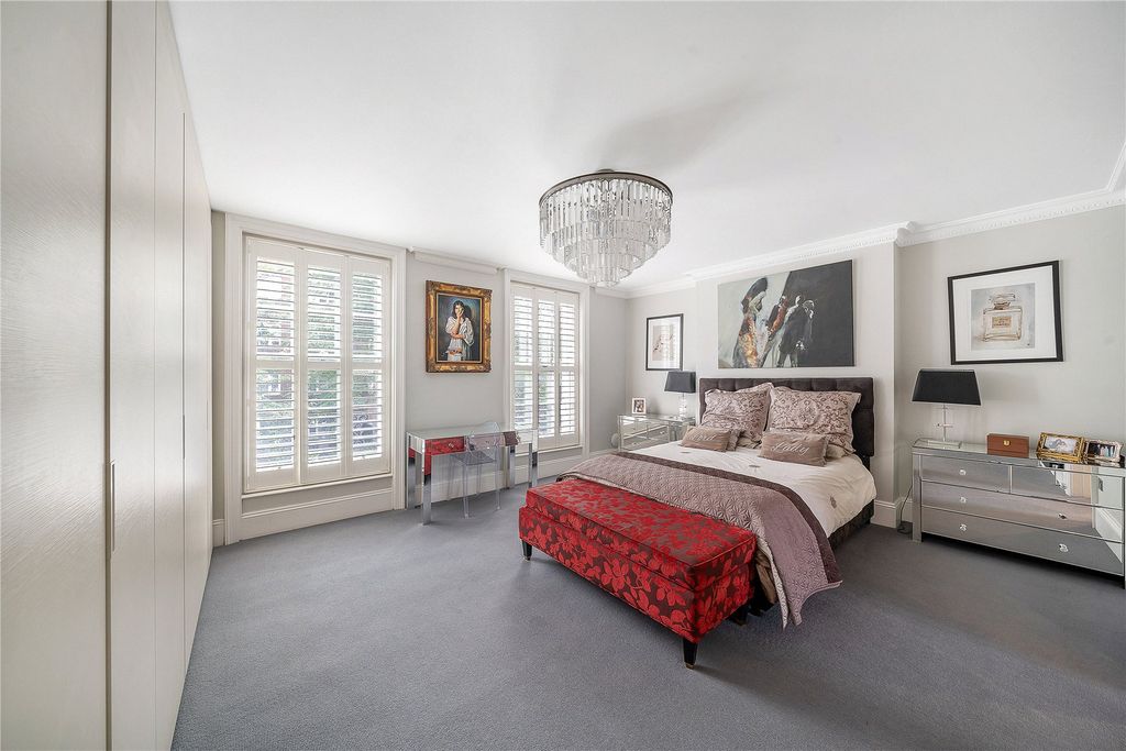 Property photo 3 of 17 Principal Bedroom