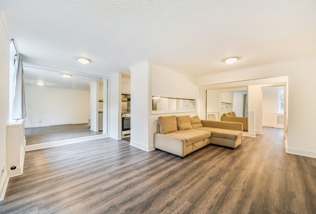 Property photo 1 of 12 1387648-9-693802d...