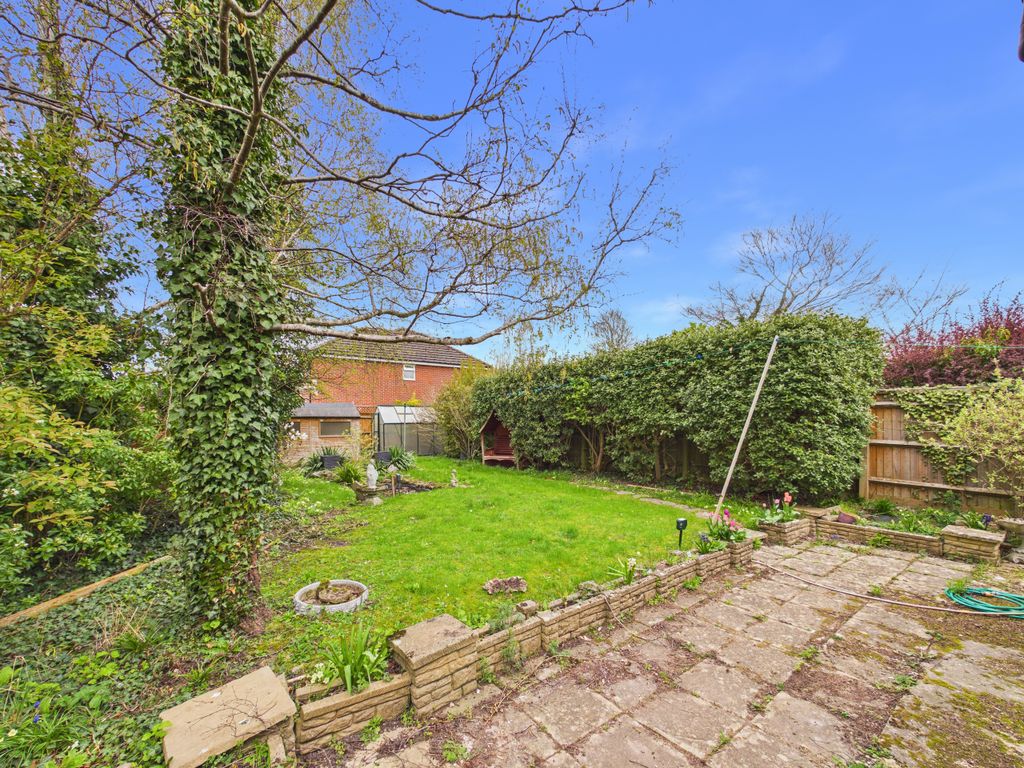 Property photo 3 of 17 Cam01354G0-Pr0696-Still031