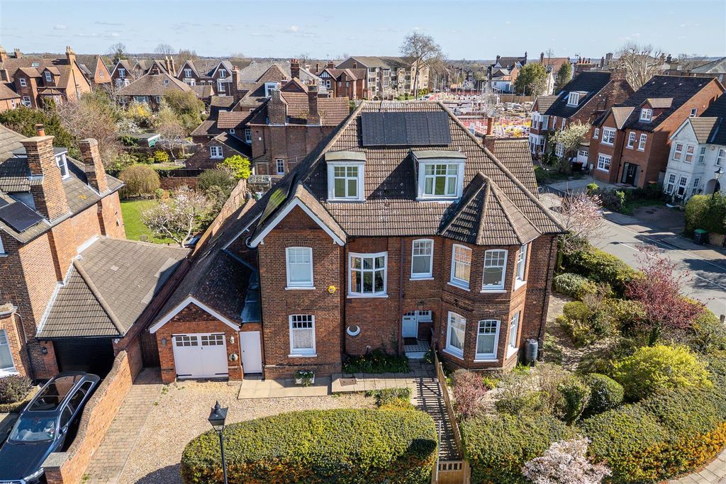 Property photo 3 of 42 260326 - 11 Pemberley Avenue, Bedford - 06.Jpg