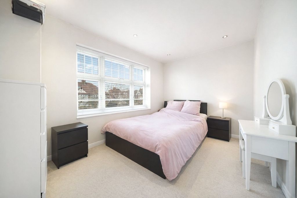 Property photo 2 of 14 Picture No. 13