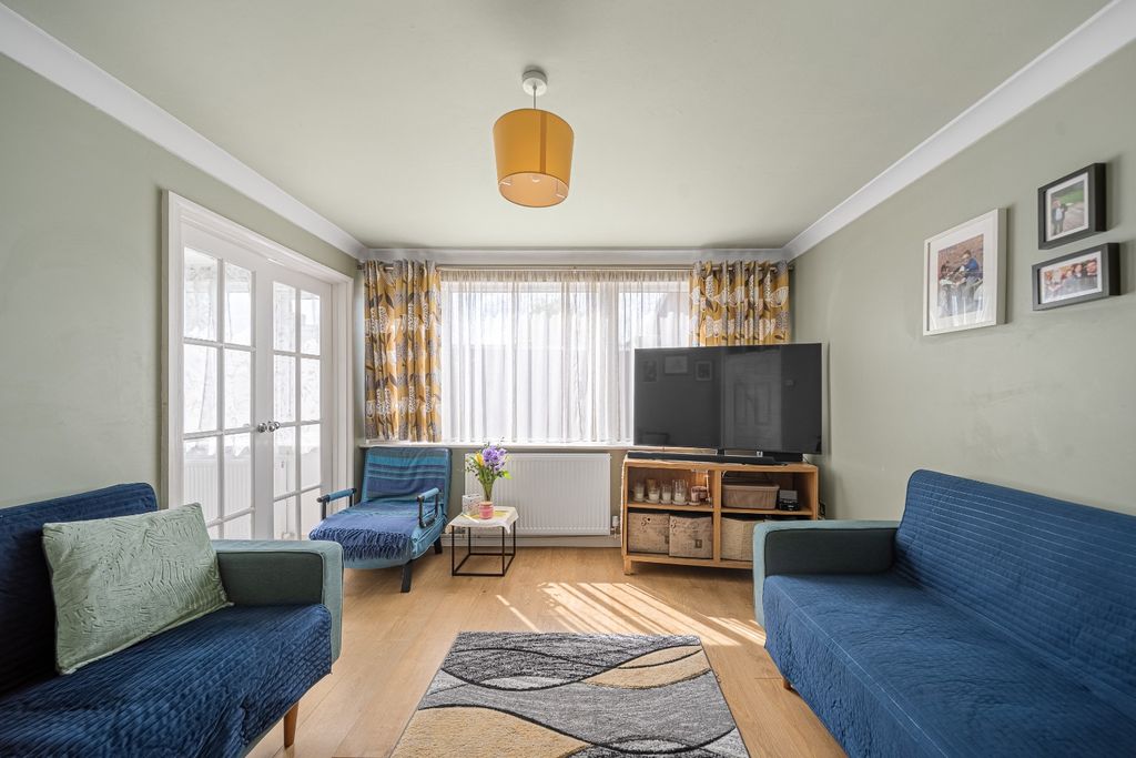 Property photo 2 of 19 4964273