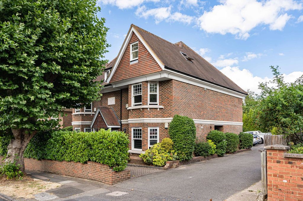 Property photo 1 of 12