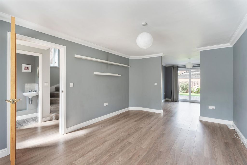 Property photo 2 of 18 15Sherwood-13.Jpg