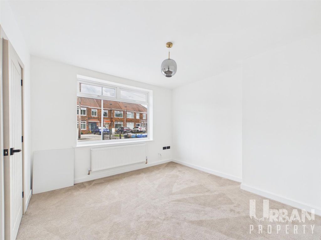 Property photo 3 of 16 Cam03038G0-Pr0274-Still001.Jpg