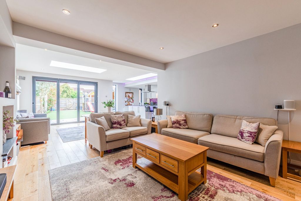 Property photo 2 of 32 Picture No. 34