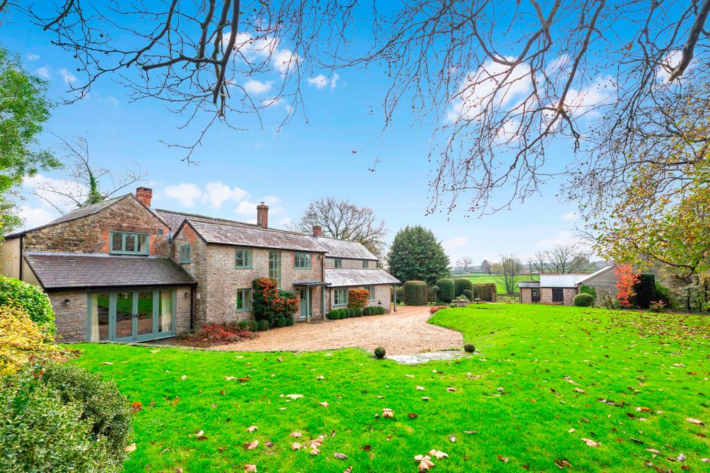 Property photo 1 of 22