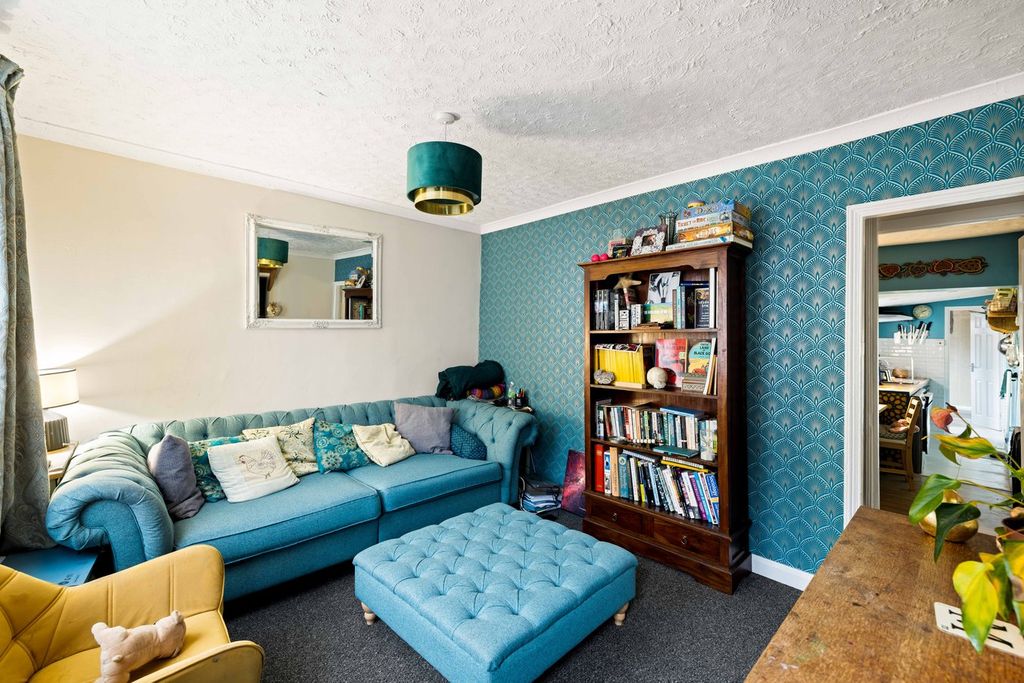 Property photo 2 of 11