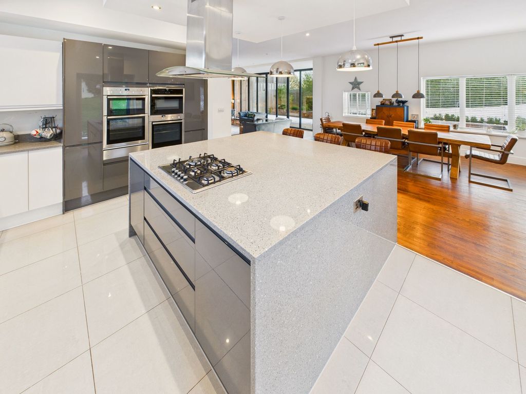 Property photo 2 of 27 Kitchen