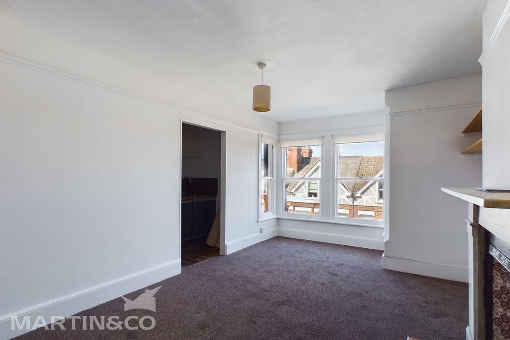 Property photo 3 of 9 Cam01953G0-Pr0064-Still004