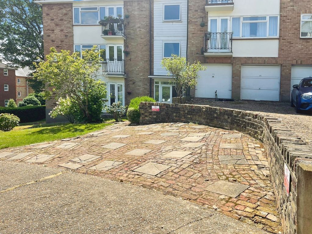Property photo 1 of 17 Crown Street
