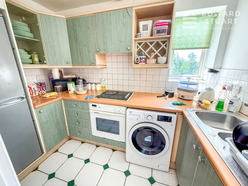 Property photo 3 of 8 Picture No. 16