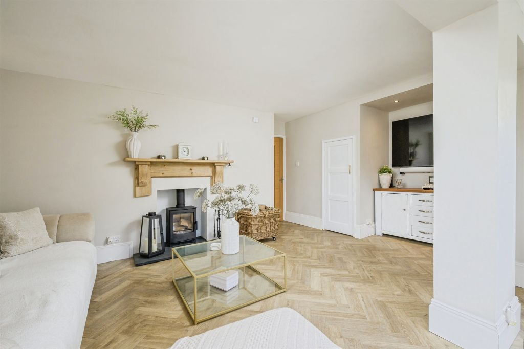 Property photo 2 of 19 Lounge Area: