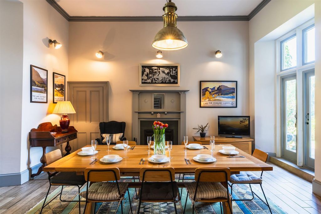 Property photo 2 of 44 Dining Room