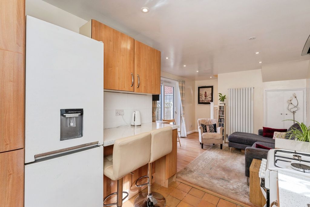 Property photo 3 of 23 Pbox-Img.Jpg