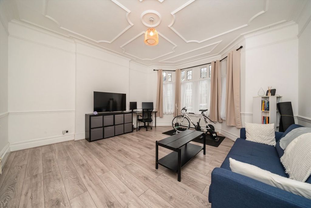 Property photo 2 of 6