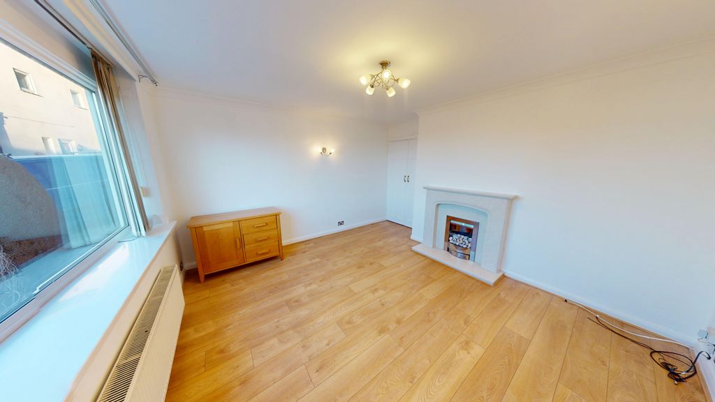 Property photo 2 of 17 15-Priory-Close-01052026_123718