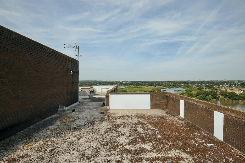 Property photo 3 of 29 2V1A1099_Hdr.Jpg