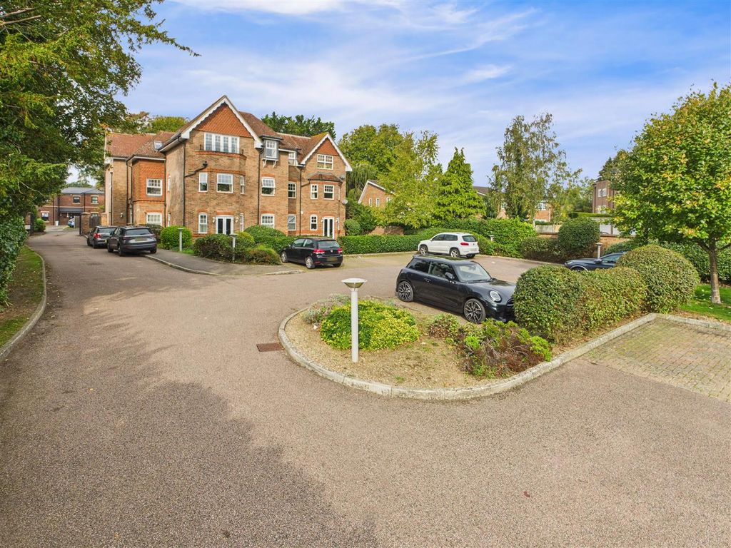 Property photo 2 of 11