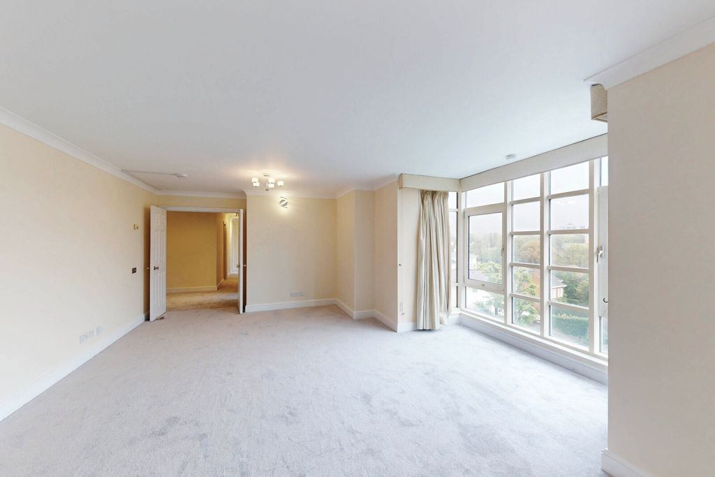 Property photo 2 of 17 Picture No. 22