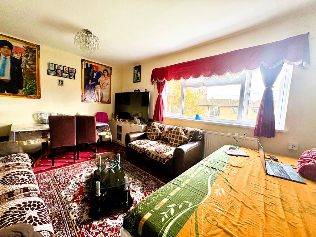 Property photo 3 of 4