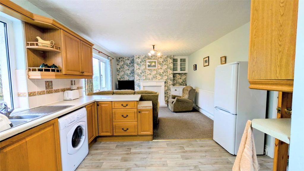 Property photo 2 of 24 Picture No. 60