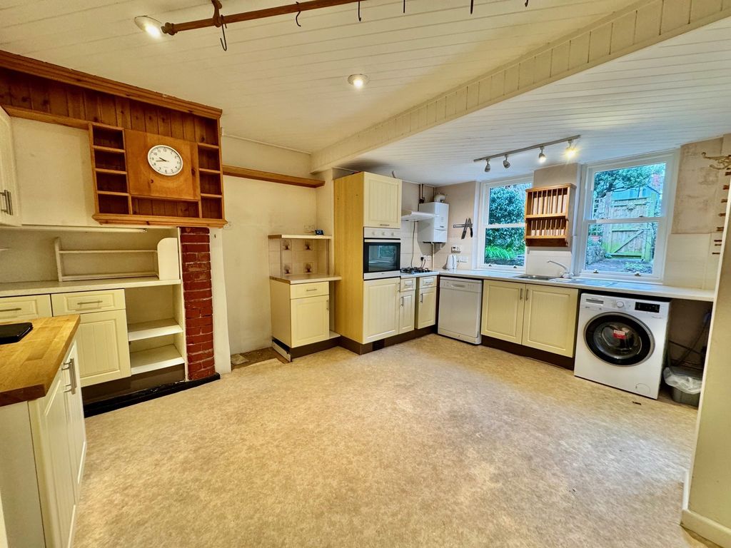 Property photo 3 of 17