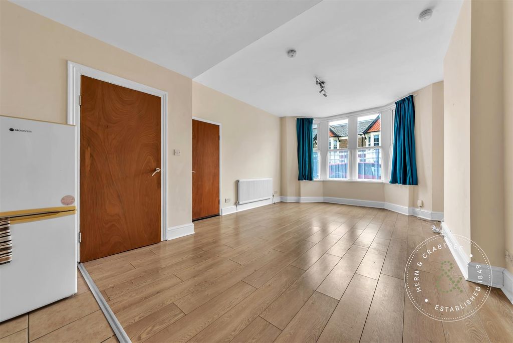 Property photo 2 of 29 Whitchurch-Road-12.Jpg