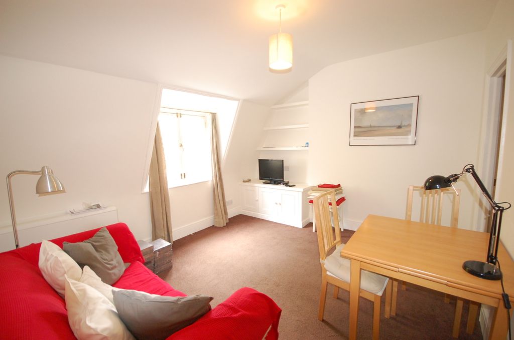 Property photo 1 of 5 Living Room