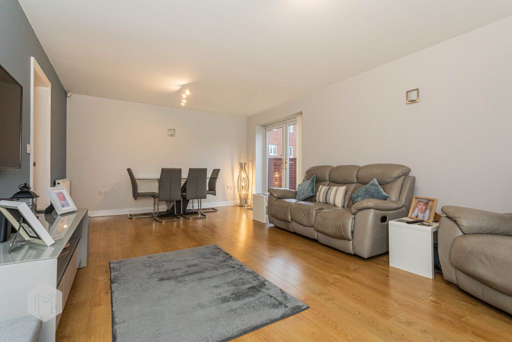 Property photo 2 of 21 Picture No. 22