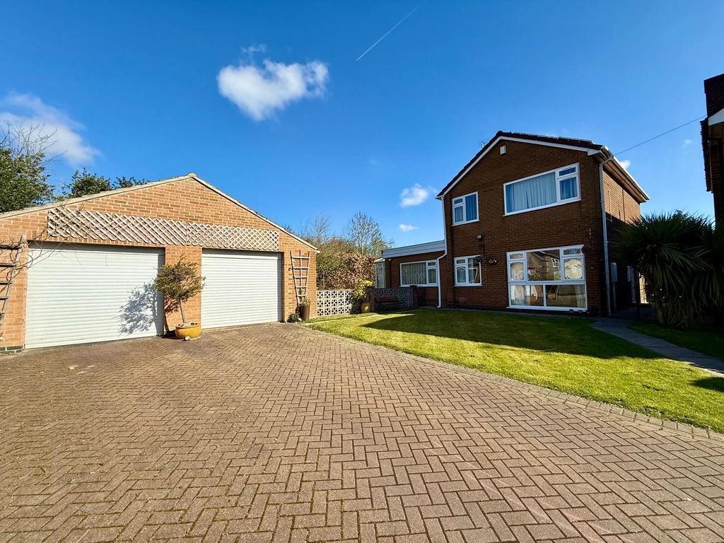 Property photo 1 of 21
