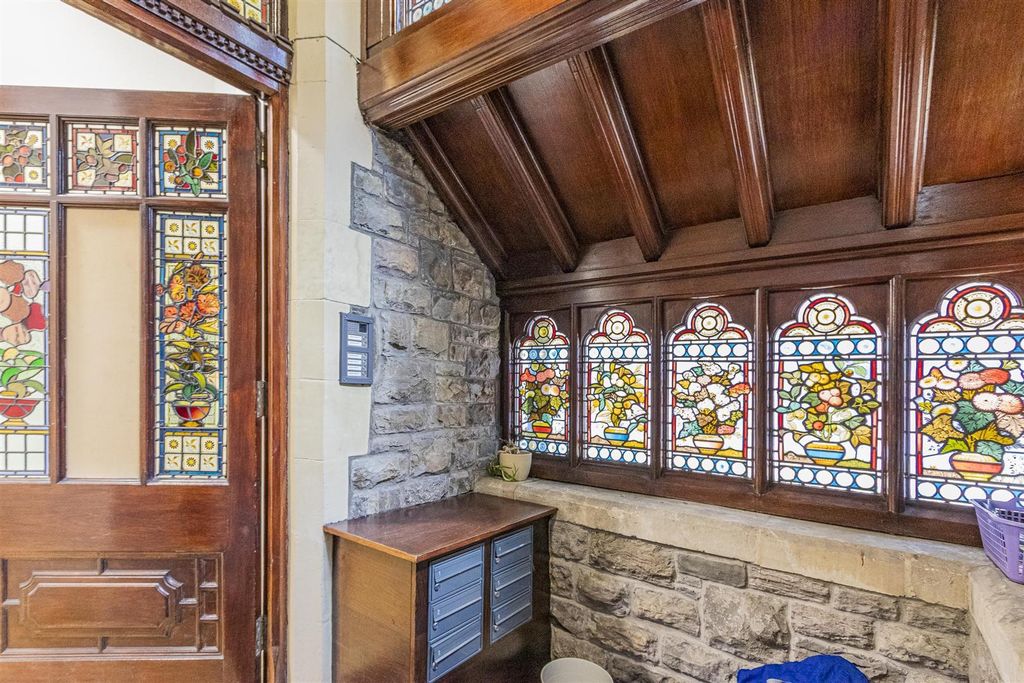 Property photo 2 of 15 Entry Hall.Jpg