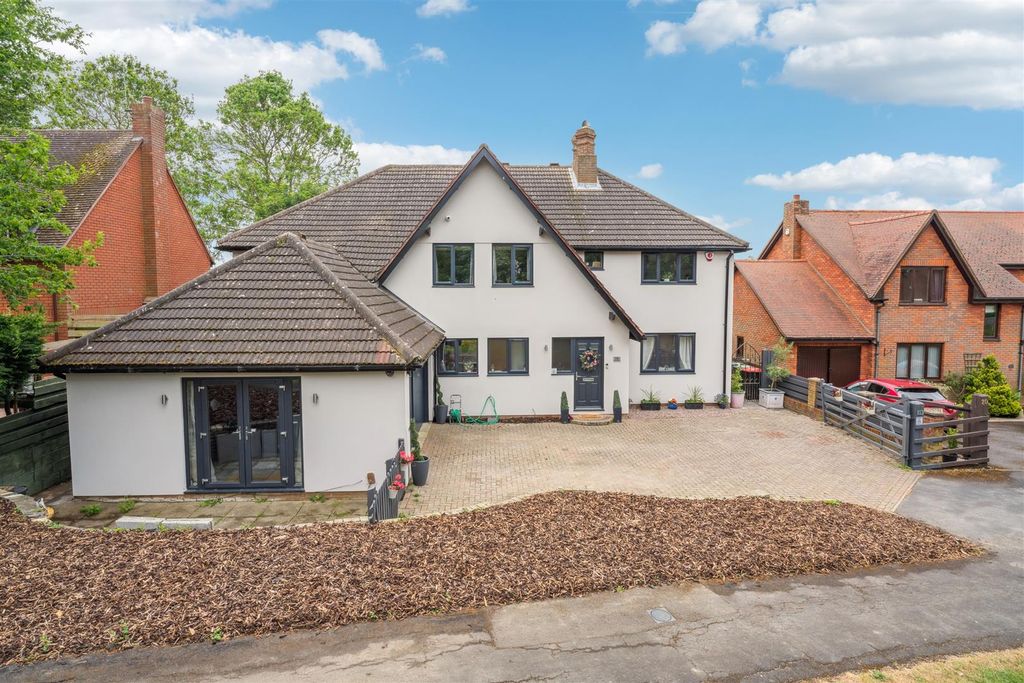 Property photo 1 of 27
