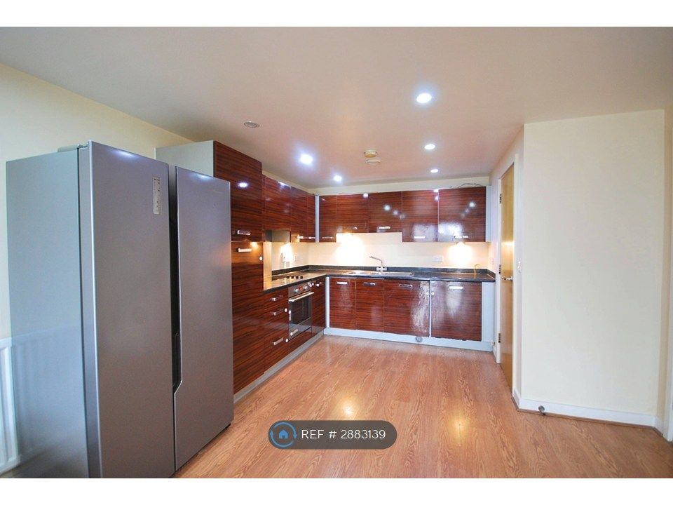 Property photo 3 of 10 Kitchen