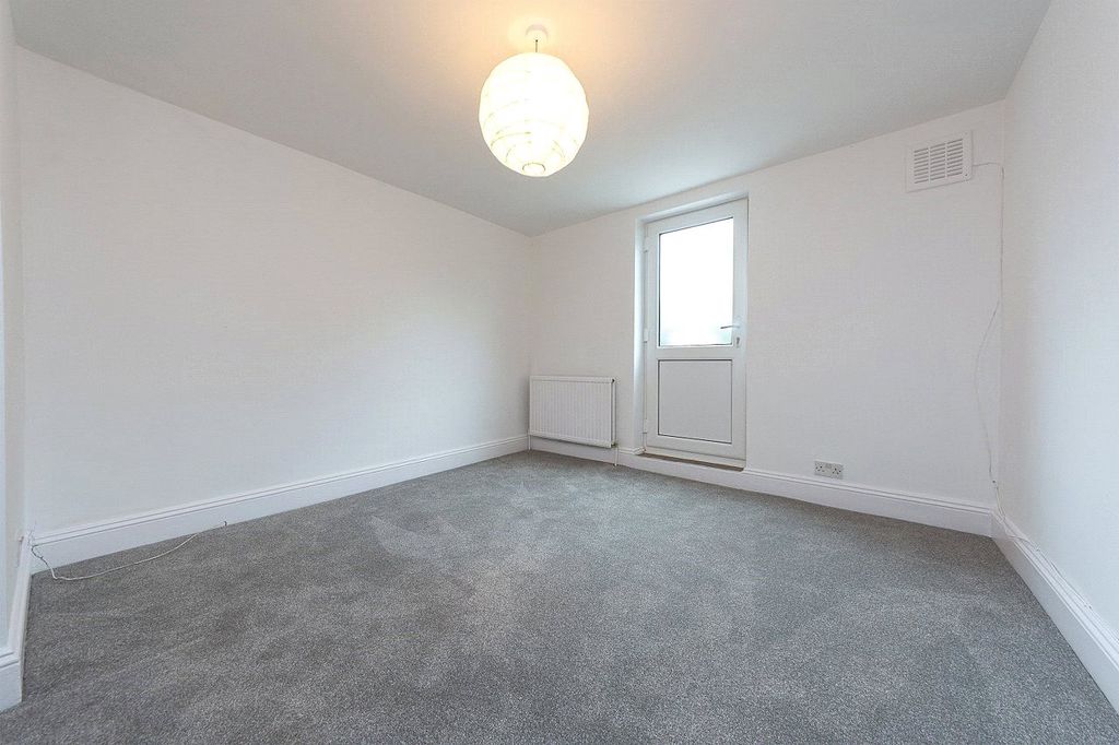 Property photo 3 of 10 Picture No. 14