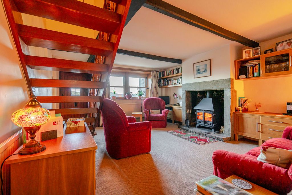 Property photo 2 of 29