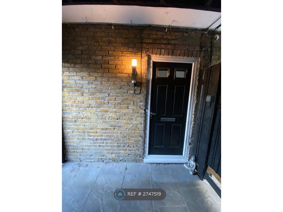 Property photo 2 of 25