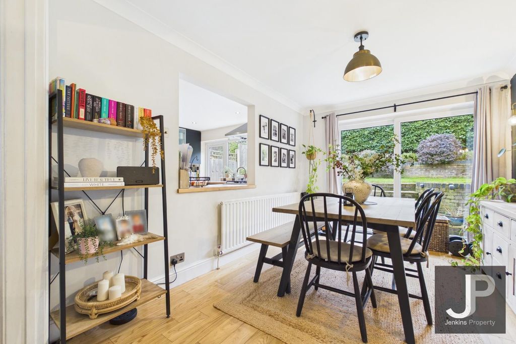 Property photo 3 of 16 Cam01632G0-Pr0249-Still004.Jpg