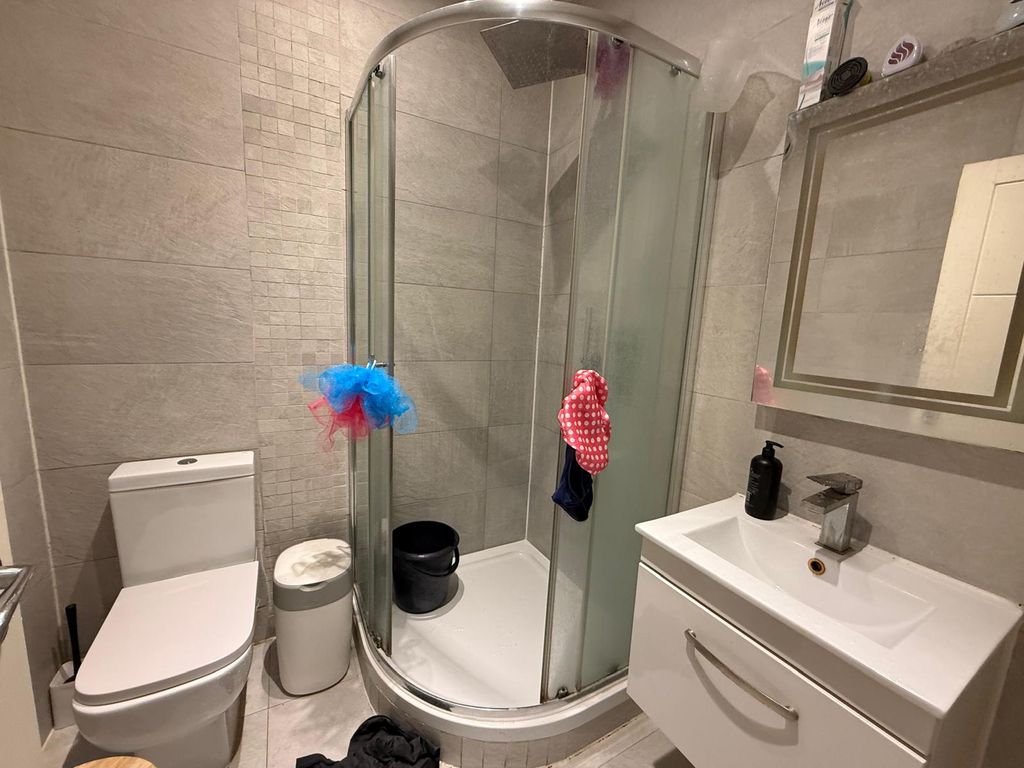 Property photo 2 of 3 Bedroom 1