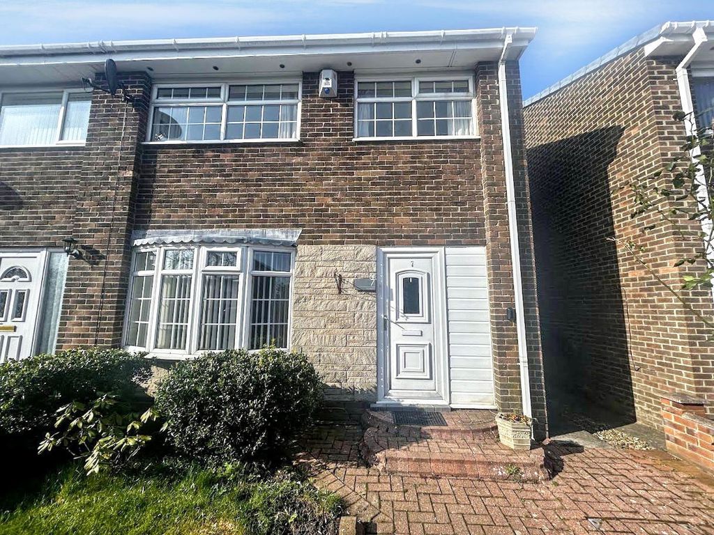 Property photo 1 of 11