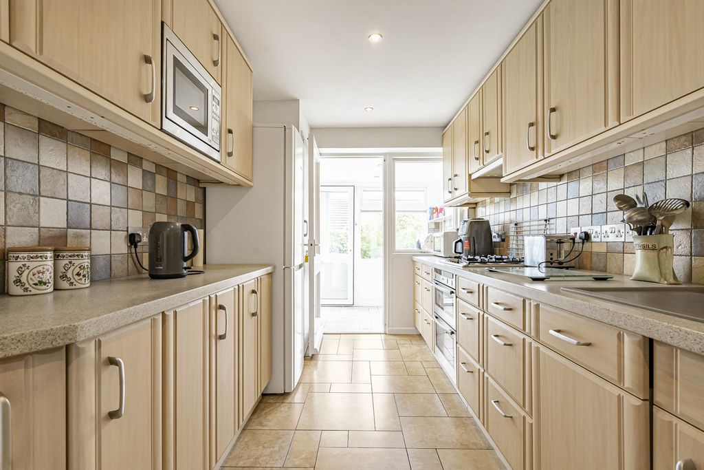 Property photo 3 of 18